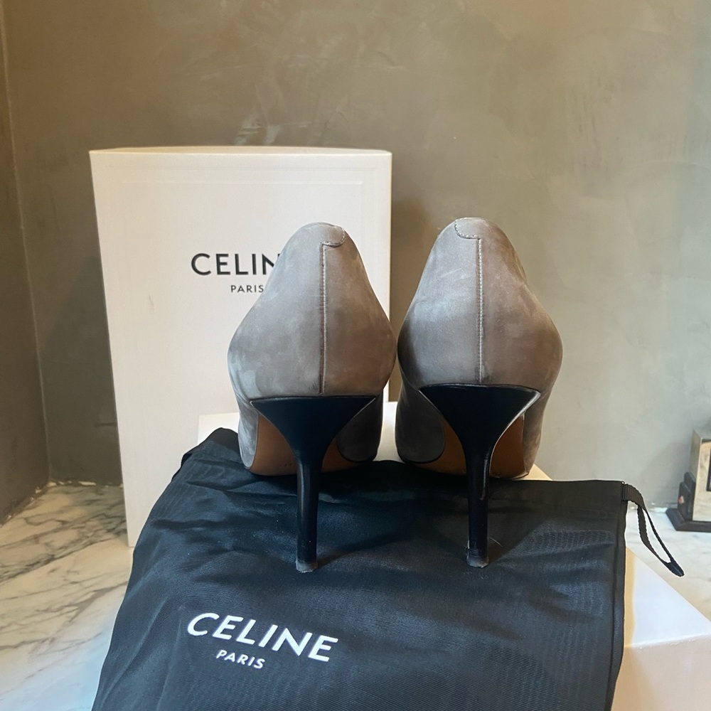 Celine Women's Sophisticated Gray Suede Pointy Heels - Picture 3 of 7